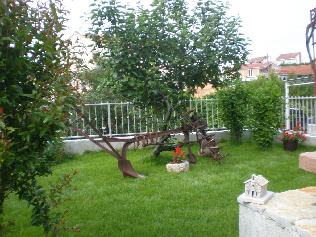 Mravak Apartments Трогир Экстерьер фото