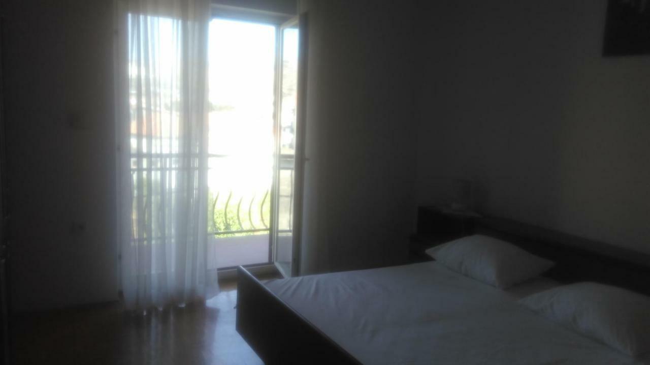 Mravak Apartments Трогир Экстерьер фото