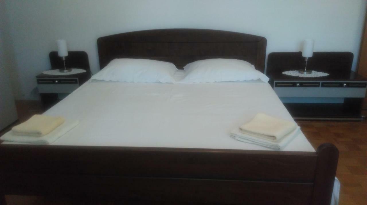 Mravak Apartments Трогир Экстерьер фото